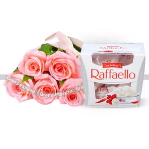 5 розовых роз + Raffaello